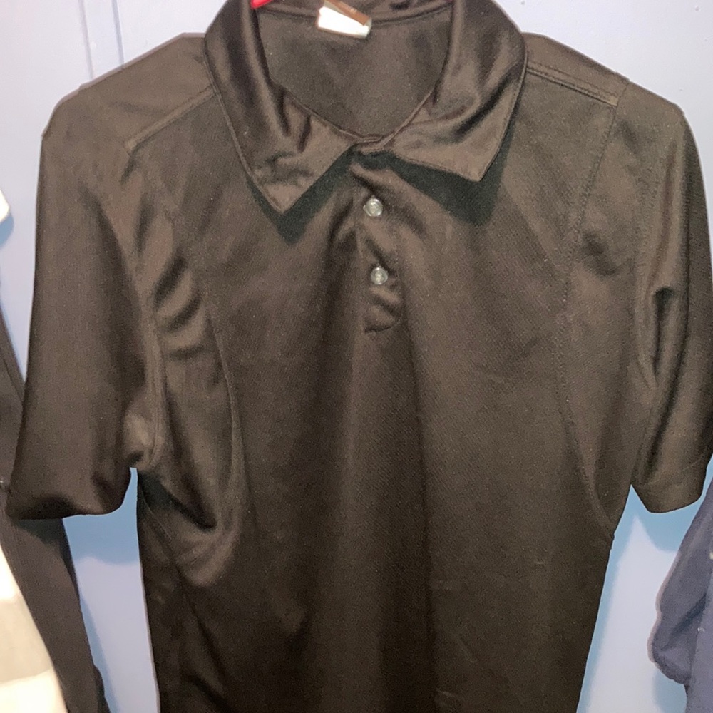 Black shirt size small